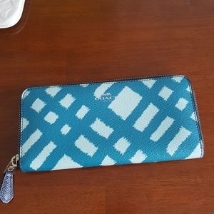 Coach Accordian Zip Leather Wallet